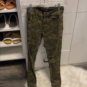 American eagle jeans!